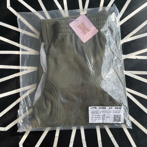Savage X Fenty Deep Forest Green Xssential Rolled Cuff Jogger Pants - Picture 9 of 15